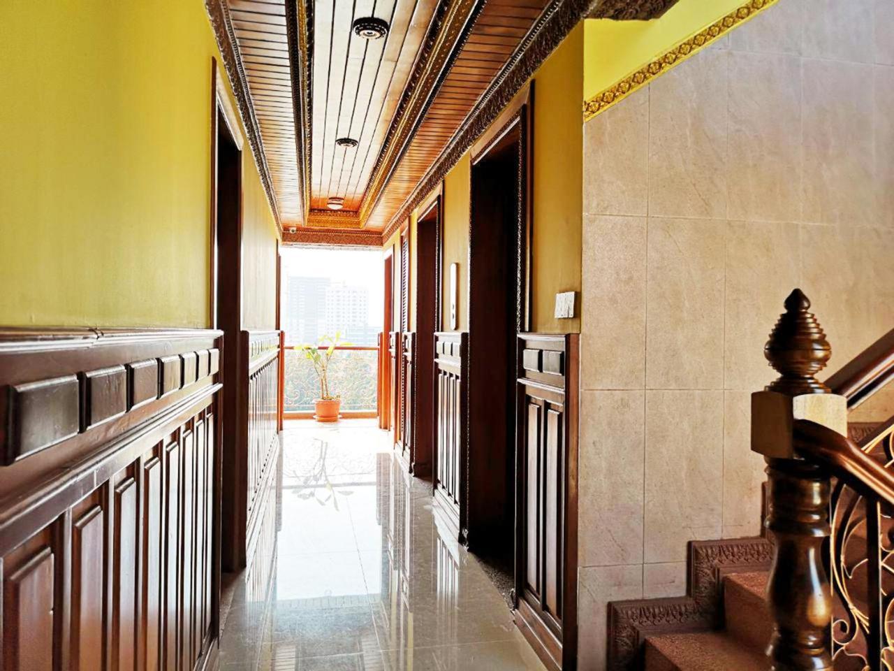 Okay Palace Hotel Phnom Penh Esterno foto
