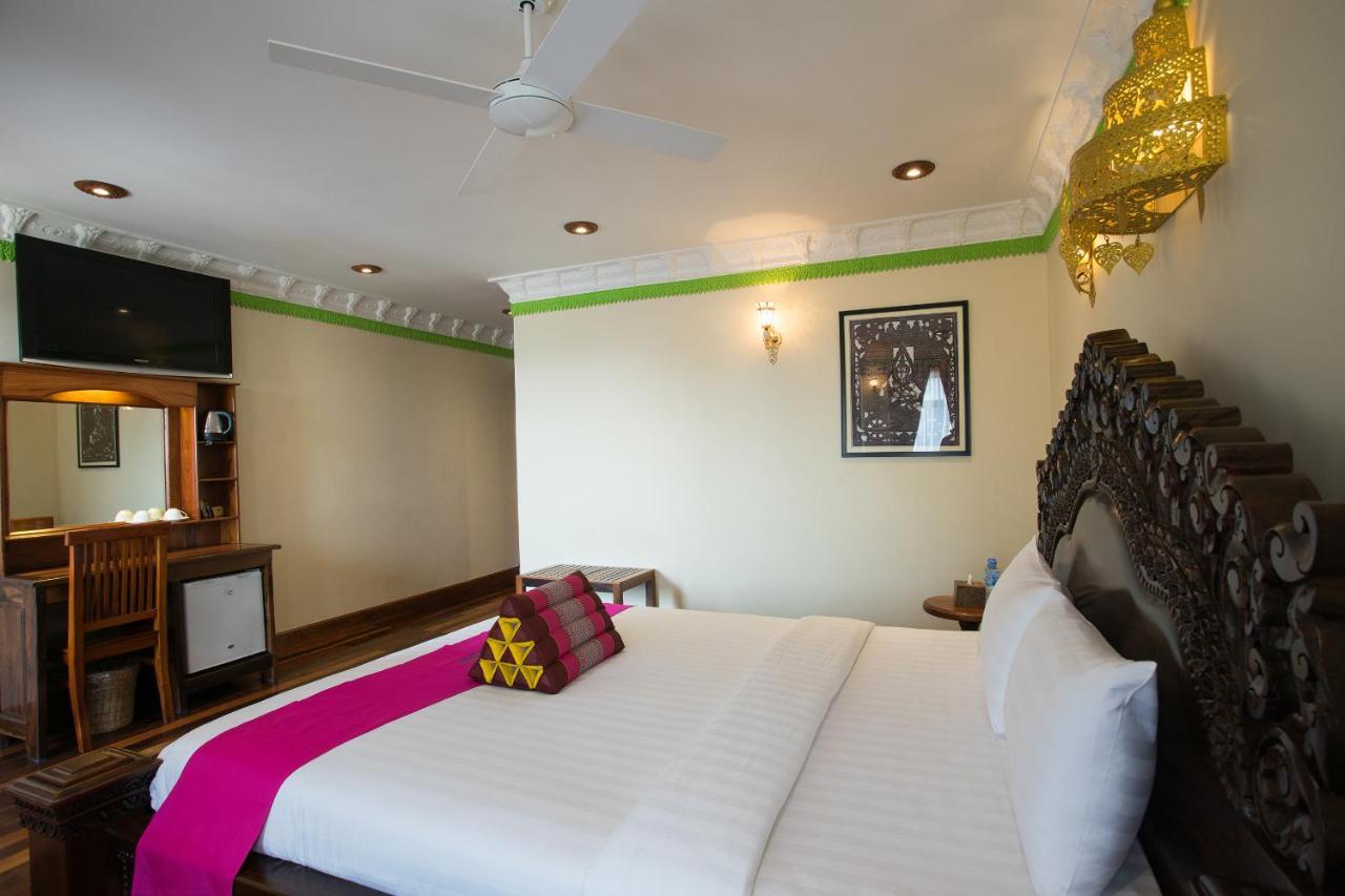 Okay Palace Hotel Phnom Penh Esterno foto