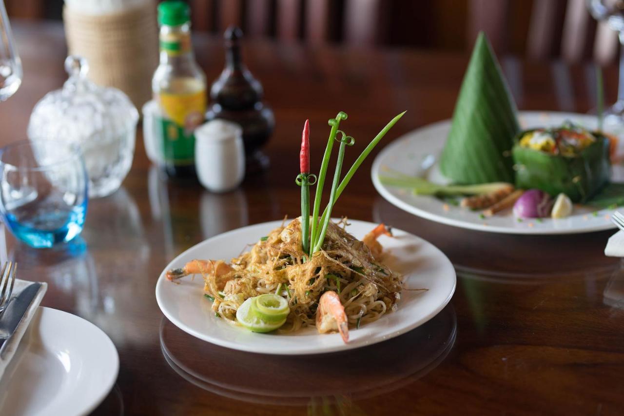 Okay Palace Hotel Phnom Penh Esterno foto